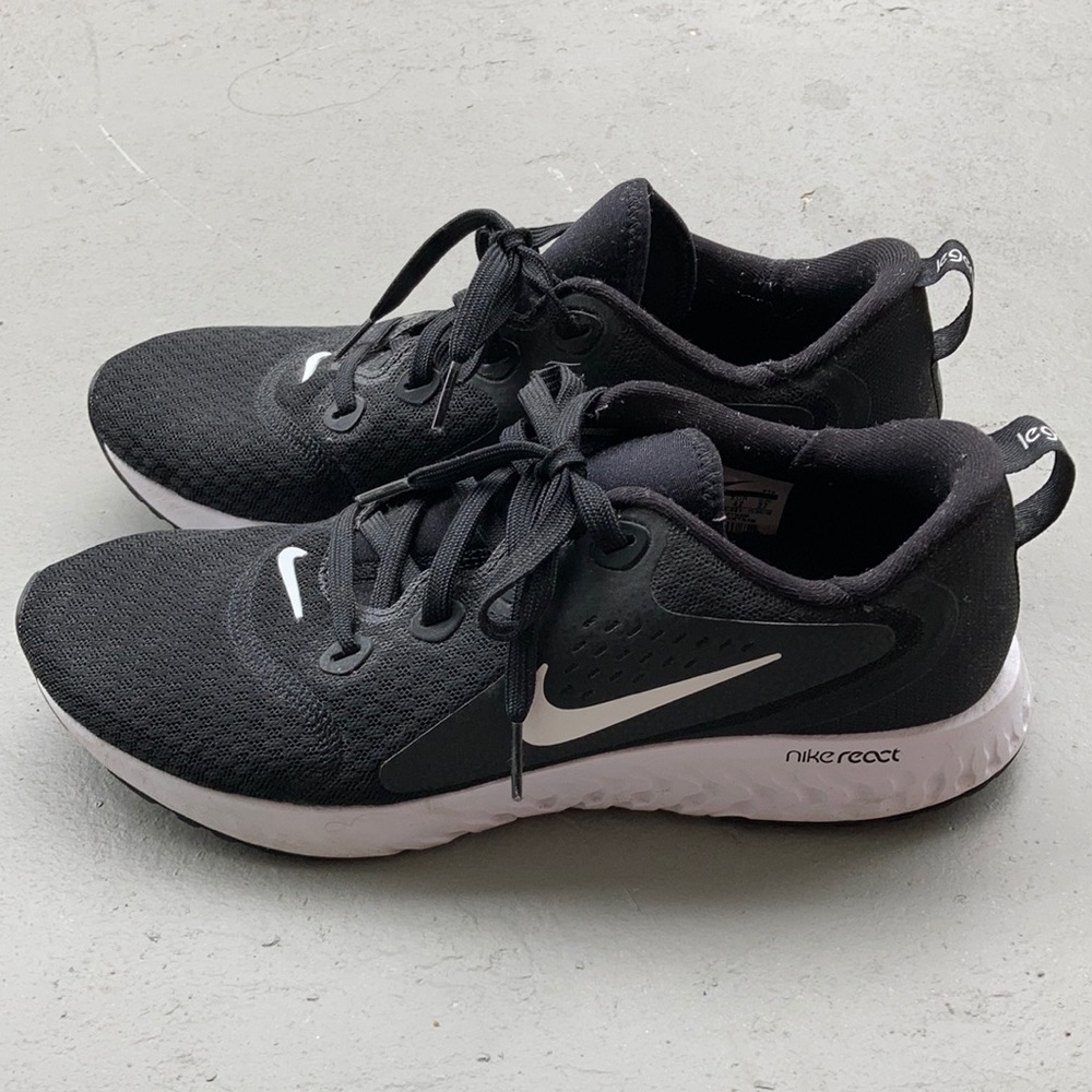 Nike Legend React Runners
